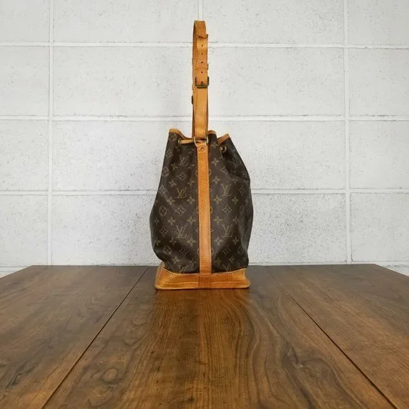 Louis Vuitton Monogram Noe Shoulder Bag - Picture 4 of 14